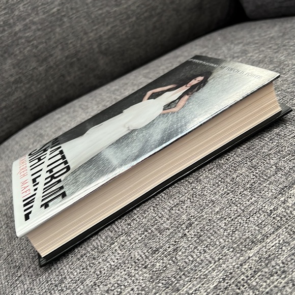 Shatter Me by Tahereh Mafi (First Edition SIGNED) - Picture 4 of 8